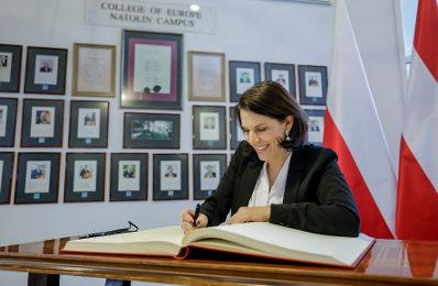 Am 14. Februar 2022 reiste Bundesministerin Karoline Edtstadler (im Bild) zu einem Arbeitsbesuch nach Warschau.