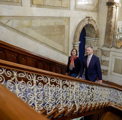 Am 25. April 2022 reiste Bundesministerin Karoline Edtstadler (l.) zu einem Arbeitsbesuch nach Dublin. Im Bild mit dem irischen Europaminister Thomas Byrne (r.).