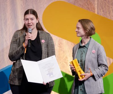 Am 14. Juni 2022 überreichte Bundesministerin Karoline Edtstadler den Europa-Staatspreis 2022 in 5 Kategorien.