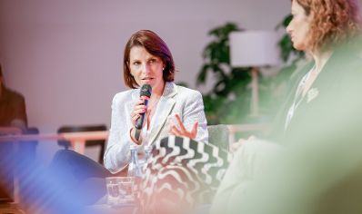 Am 31. August 2021 nahm Bundesministerin Karoline Edtstadler am Forum Alpbach teil.