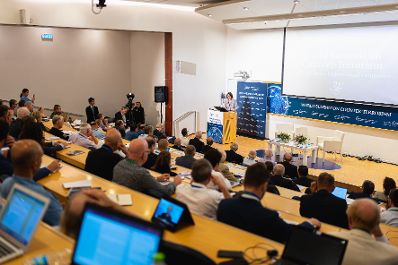 Am 12. September 2022 setzte Bundesministerin Karoline Edtstadler ihren mehrtägigen Arbeitsbesuch nach Israel fort. Im Bild beim World Summit on Counter Terrorism.