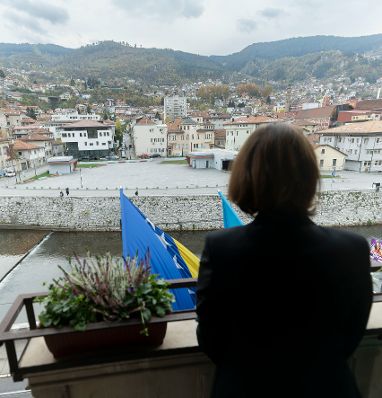 Am 4. November 2022 setzte Bundesministerin Karoline Edtstadler den mehrtägigen Arbeitsbesuch nach Bosnien und Herzegowina fort.