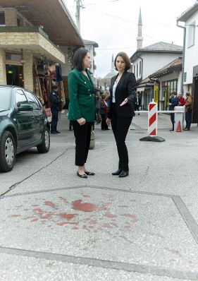 Am 4. November 2022 setzte Bundesministerin Karoline Edtstadler (r.) den mehrtägigen Arbeitsbesuch nach Bosnien und Herzegowina fort. Im Bild mit der Bürgermeisterin von Sarajewo Benjamina Karić (l.).