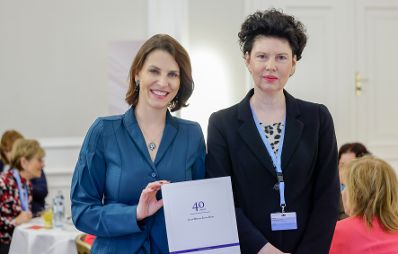 Am 9. November 2022 empfing Bundesministerin Karoline Edtstadler den Jewish Welcome Service Vienna im Bundeskanzleramt.