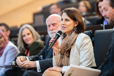 Am 6. März 2023 besuchte Bundesministerin Karoline Edtstadler (im Bild) mit dem IGF (Internet Governance Forum) das ISTA (Institute of Science and Technology Austria).