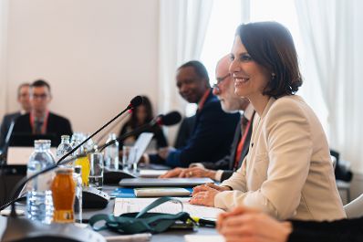 Am 06. März 2023 empfing Bundesministerin Karoline Edtstadler (im Bild) das IGF (Internet Governance Forum) zu einer Tagung im Bundeskanzleramt.