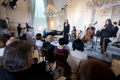 Am 19. März 2022 lud Bundesministerin Karoline Edtstadler (im Bild) zum Klangwelten Konzert in das Bundeskanzleramt ein.
