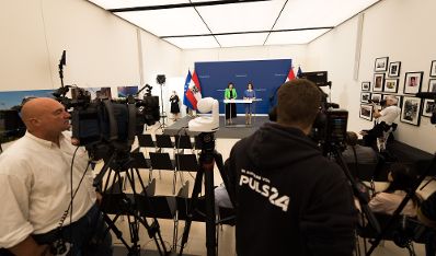 Am 7. Juni 2023 nahmen Bundesministerin Karoline Edtstadler und Bundesministerin Alma Zadic am Pressefoyer nach dem Ministerrat teil.