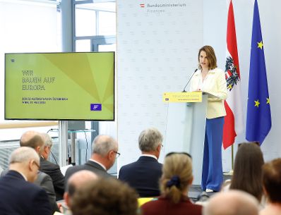 Am 27. Mai 2024 nahm Bundesministerin Karoline Edtstadler (im Bild) an der Fachtagung „Wir bauen auf Europa“ teil.