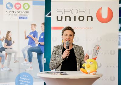 Am 17. Mai 2021 nahm Bundesministerin Susanne Raab (im Bild) am Pressetermin „Startschuss für Österreichs größtes Bewegungsprojekt an Volksschulen“ teil.