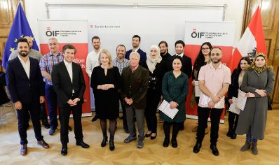 Am 2. November 2021 verlieh Bundesministerin Susanne Raab gemeinsam mit Gunnar Prokop und dem ÖIF-Direktor Franz Wolf das Liese Prokop Stipendium an Studierende.