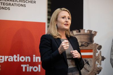 Am 12. November 2021 nahm Bundesministerin Susanne Raab (im Bild) im Zuge der "Österreich-Tour" an der Gesprächsreihe "Integration vor Ort" teil.