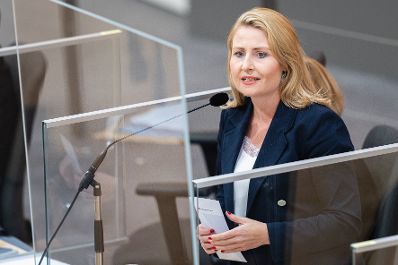 Am 16. November 2021 hielt Bundesministerin Susanne Raab (im Bild) eine Rede im Nationalrat.