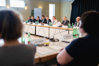 Am 12. Mai 2022 nahm Bundesministerin Susanne Raab an der Sitzung des Integrationsbeirat teil.