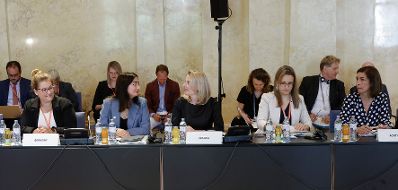 Am 28. Juli 2022 lud Bundesministerin Susanne Raab zur „Europäischen Integrationskonferenz“ ins Palais Niederösterreich.