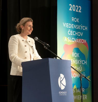 Am 8. November 2022 nahm Bundesministerin Susanne Raab an der 150. Jahr-Feier der Komensky-Schule teil.