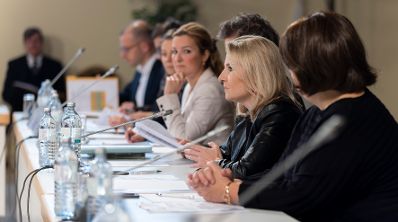 Am 10. November 2022 nahm Bundesministerin Susanne Raab am Integrationsbeirat teil.