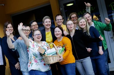 Am 21. März 2023 besuchte Bundesministerin Susanne Raab im Rahmen ihres Bundesländertags in der Steiermark das Down-Syndrom Center in Leoben.