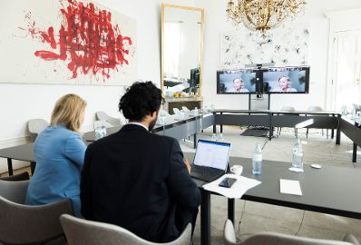 Am 17. April 2023 nahm Bundesministerin Susanne Raab (l.) an einer Videokonferenz der UN Women teil.