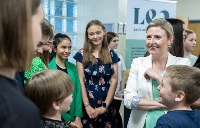 Am 20. Juni 2023 besuchte Bundesministerin Susanne Raab (2.v.r.) Lea - Let´s empower Austria.