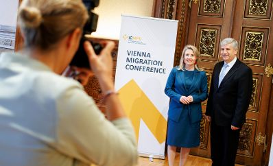 Am 10. Oktober 2023 nahm Bundesministerin Susanne Raab (l.) an der Vienna Migration Conference 2023 teil.