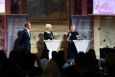 Am 7. November 2023 nahm Bundesministerin Susanne Raab (r.) am Gala-Abend der MedienLÖWINNEN 2023 im Haus der Industrie teil.