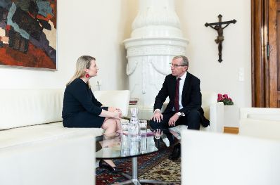 Am 5. Dezember 2023 traf Bundesministerin Susanne Raab (l.) im Rahmen ihres Bundesländertags den Salzburger Landeshauptmann Wilfried Haslauer (r.).
