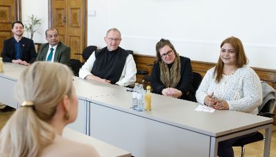 Am 6. März 2024 empfing Bundesministerin Susanne Raab (im Bild) Vertreterinnen und Vertreter der Päpstlichen Missionswerke Missio zu einem Gespräch.