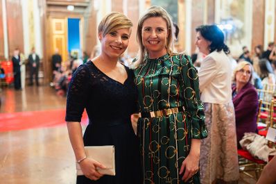 Am 07. März 2024 besuchte Bundesministerin Susanne Raab (r.) anlässlich des Weltfrauentages die „Madonna100 Gala“ im Oberen Belvedere in Wien.