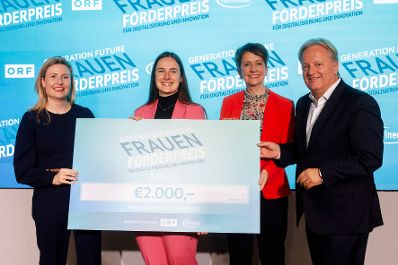 Am 7. März 2024 nahm Bundesministerin Susanne Raab (im Bild) an der Verleihung des Frauen-Förderpreises für Digitalisierung und Innovation am ORF-Mediencampus teil.