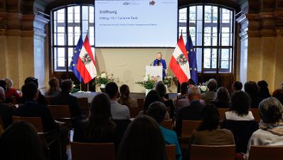 Am 14. Juni 2024 eröffnete Bundesministerin Susanne Raab (im Bild) die Konferenz "Bedeutung der Familie für die Gesellschaft" im Palais Niederösterreich.