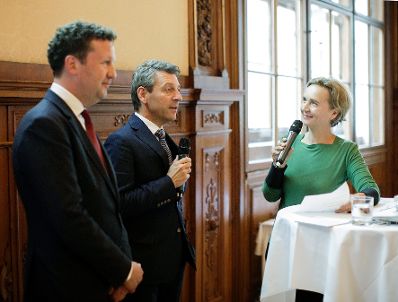 Am 26. Juni 2018 fand die Staatspreisverleihung für die "Schönsten Bücher Österreichs" statt. Im Bild Sektionschef Jürgen Meindl (m.).