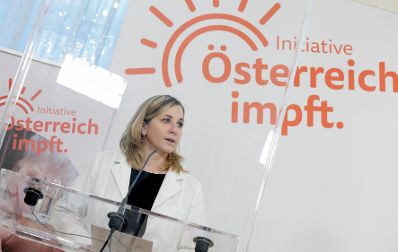 Am 11. Jänner 2021 fand eine Pressekonferenz zum Thema Initiative "Österreich impft“. Im Bild Allgemeinmedizinerin Reingard Glehr.