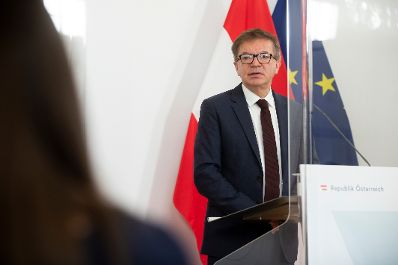 Am 4. Februar 2021 fand ein Pressestatement zu den Maßnahmen gegen die Krise im Bundeskanzleramt statt. Im Bild Gesundheitsminister Rudolf Anschober.