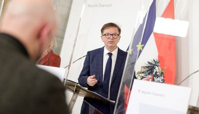 Am 24. März 2021 fand ein Pressestatement zu den Maßnahmen gegen die Krise im Bundeskanzleramt statt. Im Bild Gesundheitsminister Rudolf Anschober.