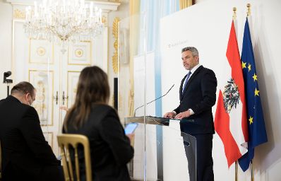 Am 16. April 2021 fand eine Pressekonferenz zum Impfplan der Polizei statt. Im Bild Bundesminister Karl Nehammer.