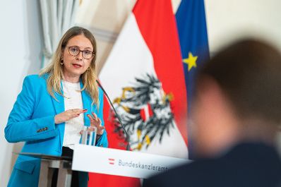 Bundesministerin Margarete Schramböck (im Bild) nach dem Ministerrat am 15. September 2021.