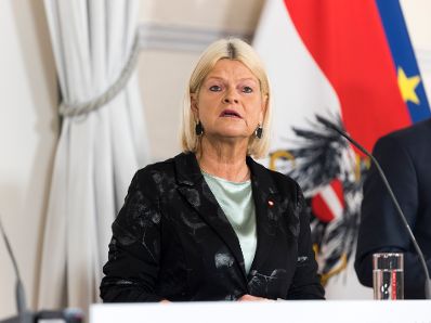 Am 8. November 2022 fand die Pressekonferenz zum Krisensicherheitsgesetz statt. Im Bild Bundesministerin Klaudia Tanner.