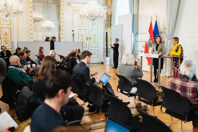 Am 22. Februar 2023 nahmen Bundesministerin Alma Zadic und die Präsidentin des Seniorenbundes Ingrid Korosec am Pressefoyer nach dem Ministerrat teil.