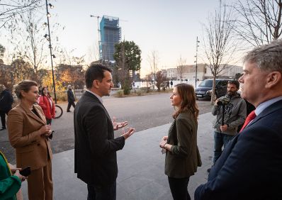 Am 10. Februar 2022 reiste Staatssekretärin Claudia Plakolm (m.r.) zu einem Arbeitsbesuch nach Tirana. Im Bild mit Erion Veliaj, Bürgermeister von Tirana (m.l.).