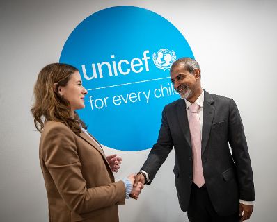 Am 7. Juni 2022 reiste Staatssekretärin Claudia Plakolm nach New York. Im Bild bei dem Besuch von UNICEF.