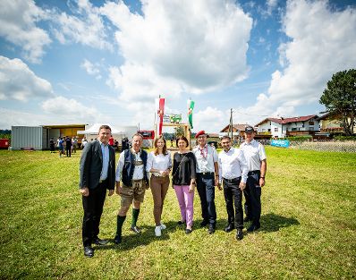 Am 15. Juli 2022 besuchte Staatssekretärin Claudia Plakolm (m.l.) im Rahmen ihres Bundesländertags in Oberösterreich das Bezirksjugendlager Braunau.