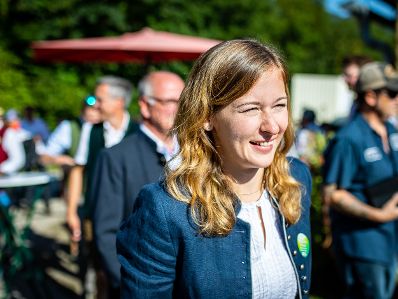 Am 15. August nahm Staatssekretärin Claudia Plakolm (im Bild) am 72. NÖ Almwandertag teil.