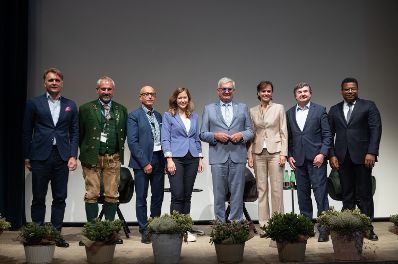 Am 1. September 2022 besuchte Staatssekretärin Claudia Plakolm (m.l.) im Rahmen ihres Bundesländertags in der Steiermark die alljährlichen Kommunalen Sommergespräche des Österreichischen Gemeindebundes.