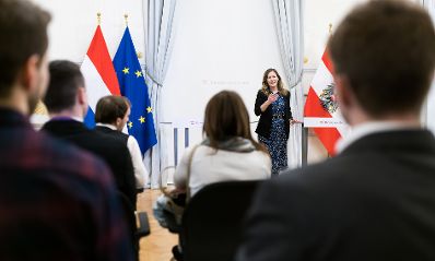Am 26. Jänner 2023 empfing Staatssekretärin Claudia Plakolm eine Besuchergruppe im Bundeskanzleramt.