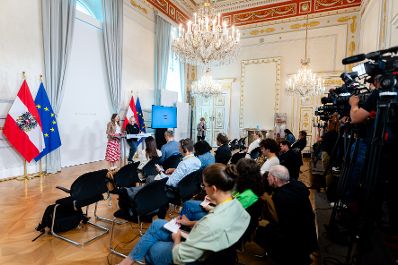Am 10. August 2023 nahmen Staatssekretärin Claudia Plakolm und Jugendforscher Bernhard Heinzlmaier an einer Pressekonferenz zur Lage der Jugend in Österreich teil.