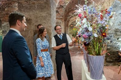 Am 9. September 2023 besuchte Staatssekretärin Claudia Plakolm im Rahmen ihres Bundesländertages die Ausstellung der Meisterbriefverleihung Gartengestalter & Floristen.