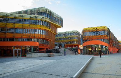 Wirtschaftsuniversität Wien Schlagworte: Architektur, Gebäude, Stadtlandschaft, Universität