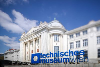 Das Technische Museum. Schlagwörter: Architektur, Denkmal, Gebäude, Sehenswürdigkeit, Stadtlandschaft