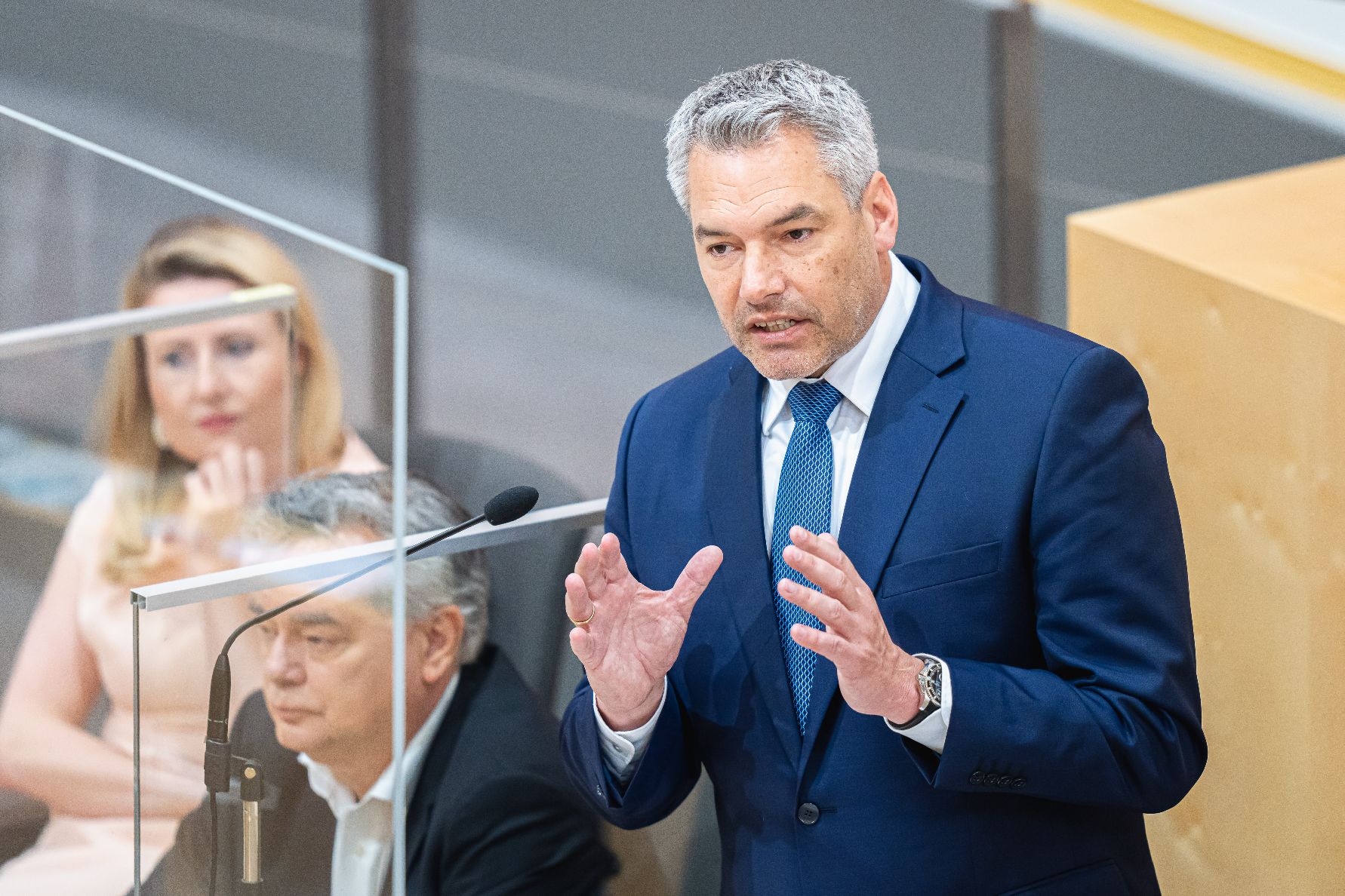 Am 18. Mai 2022 stellte Bundeskanzler Karl Nehammer (im Bild) im Nationalrat die neuen Regierungsmitglieder vor.